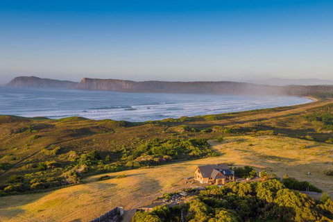 Cloudy Bay Villa - Accommodation ACT 1