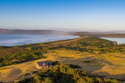 Cloudy Bay Villa - Accommodation ACT 2