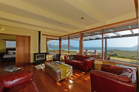 Cloudy Bay Villa - Accommodation ACT 3