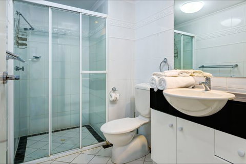 Crest Apartments - Accommodation ACT 8