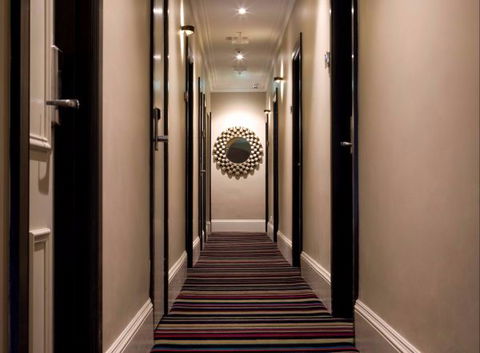 Hotel Challis - Accommodation ACT 3