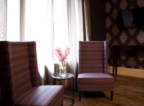 Hotel Challis - Accommodation ACT 4