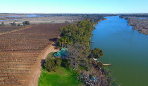 Mundic Waterfront Cottages - Accommodation ACT 0