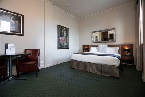 Oscar's Hotel And Cafe Bar - Accommodation ACT 5