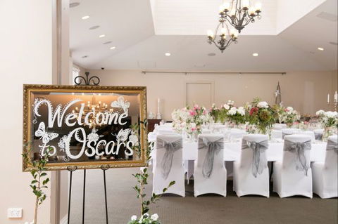 Oscar's Hotel And Cafe Bar - Accommodation ACT 6