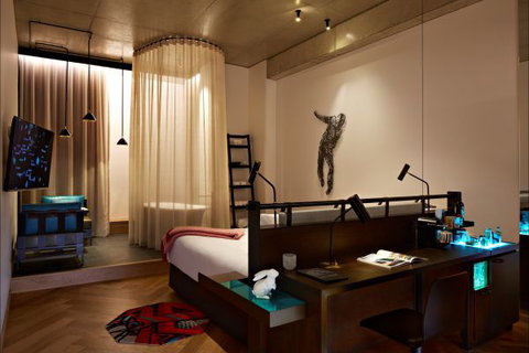 QT Melbourne - Accommodation ACT 0