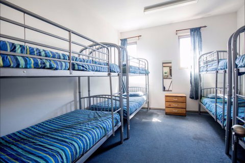 The Nook Backpackers - Accommodation ACT 7