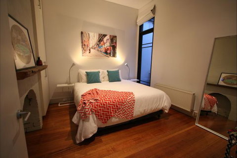 Two Five Zero / Richmond - Accommodation ACT 5