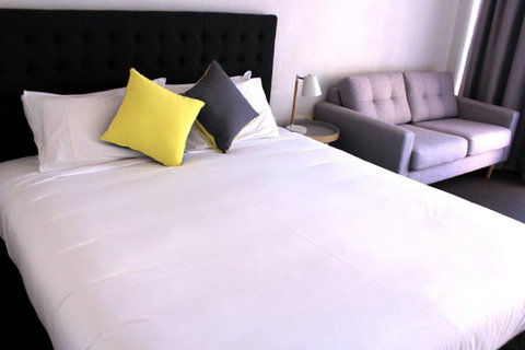 Commodore Motor Inn - Accommodation ACT 11