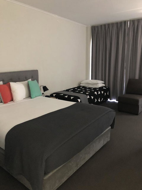 Commodore Motor Inn - Accommodation ACT 3