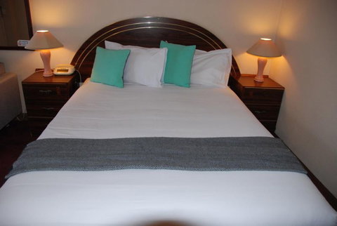 Commodore Motor Inn - Accommodation ACT 4