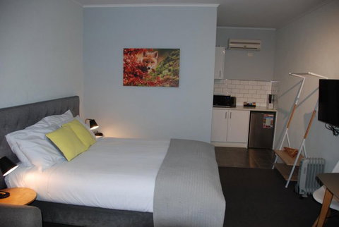 Commodore Motor Inn - Accommodation ACT 6