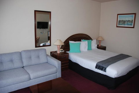 Commodore Motor Inn - Accommodation ACT 10