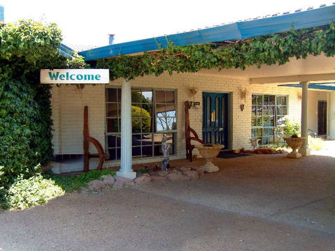 Australian Homestead - Accommodation ACT 0