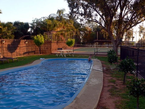Back O' Bourke Accommodation - Accommodation ACT 3