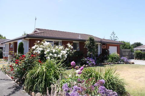 Birchwood Devonport Self Contained Self Catering Accommodation - Accommodation ACT 0