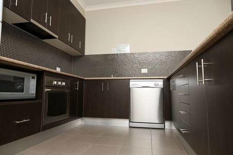 Centrepoint Apartments - Accommodation ACT 7