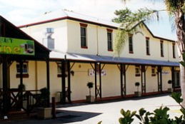 Colonial Motel - Accommodation ACT 3