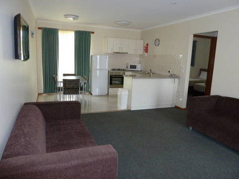 Comfort Inn & Suites Werribee - Accommodation ACT 1