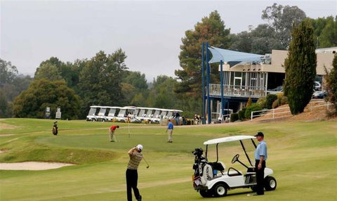 Commercial Golf Resort - Accommodation ACT 4