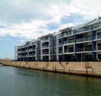 Dolphin Quay Apartment Hotel - Accommodation ACT