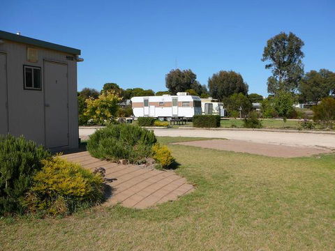 Cummins Community Caravan Park - Accommodation ACT 0