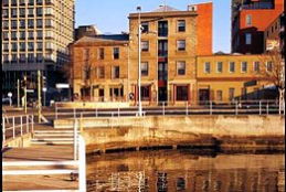 Customs House Waterfront Hotel - Accommodation ACT 4