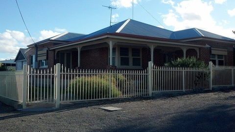 Alby's - Accommodation ACT 0