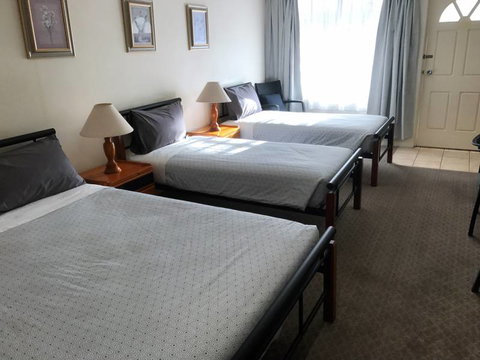 Cooks Endeavour Motor Inn–Tweed Heads - Accommodation ACT 2