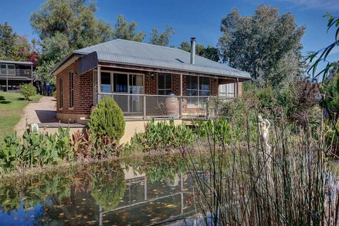 Evanslea - Accommodation ACT 0