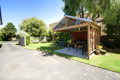 Eastern Beach Holiday Units - Accommodation ACT 1