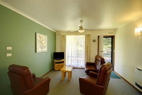Eastern Beach Holiday Units - Accommodation ACT 2