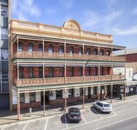 George Hotel  Cafe - Accommodation ACT