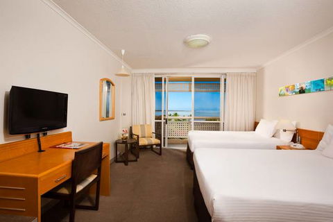 Holiday Inn Cairns Harbourside - Accommodation ACT 1