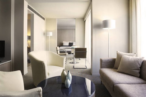 Hotel Realm - Accommodation ACT 1