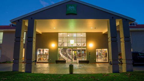 Ibis Styles Canberra - Accommodation ACT 6
