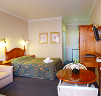 New England Motor Inn - Accommodation ACT