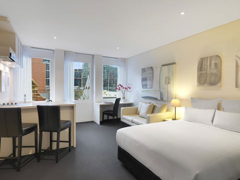 Oaks On Collins - Accommodation ACT 3