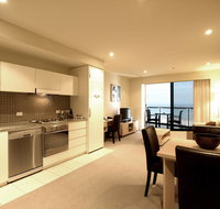 Oaks Plaza Pier - Accommodation ACT