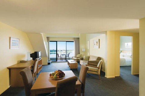 Oaks Waterfront Resort - Accommodation ACT 0
