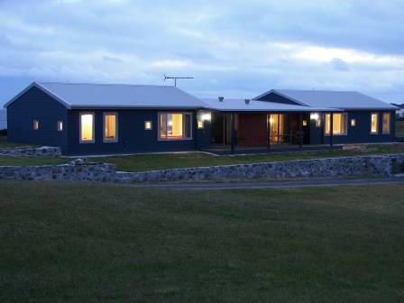Portside Links - Accommodation ACT 3