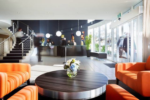 Premier Hotel & Apartments - Accommodation ACT 6