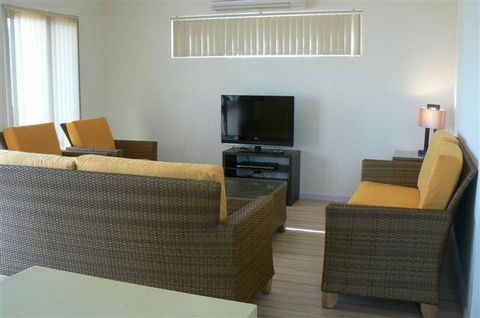 Seaspray Beach Holiday Park - Accommodation ACT 6