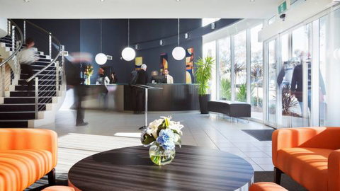 Premier Hotel & Apartments - Accommodation ACT 13