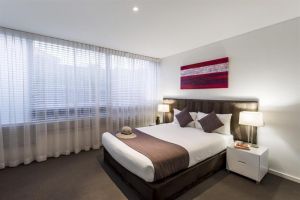 Oaks Lure - Accommodation ACT 6