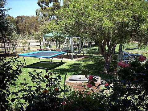Tarcutta Halfway Motor Inn/Horse Hotel - Accommodation ACT 4