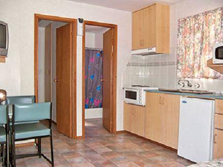 The Clog Barn Holiday Park - Accommodation ACT 1