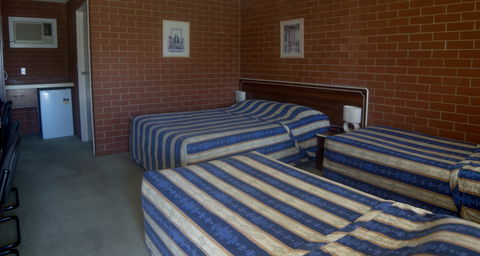 Junction Motor Inn - Accommodation ACT 4