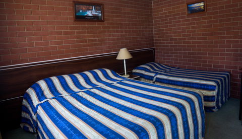 Junction Motor Inn - Accommodation ACT 8