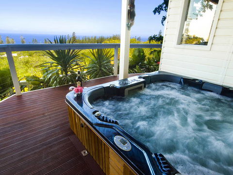 The White House Ocean View Spa Villa - Accommodation ACT 0